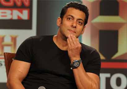 The wait is over; Salman Khan now indulges his Dubai female fans